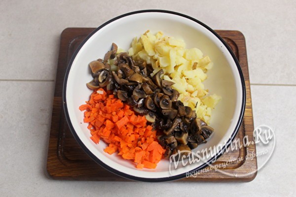 
			Вкусный салат с индейкой на Новый год		