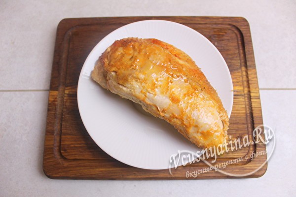 
			Вкусный салат с индейкой на Новый год		