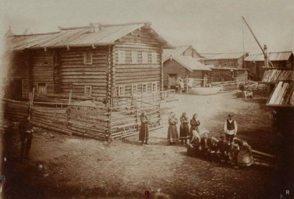 Как жили наши прадеды в деревянных избах 100 лет тому назад?