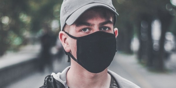 
            Как правильно очищать тканевые маски        