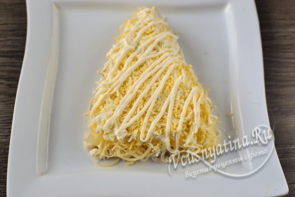 
			Салат &laquo;Елочка&raquo; с киви &ndash; нарядный и очень вкусный		
