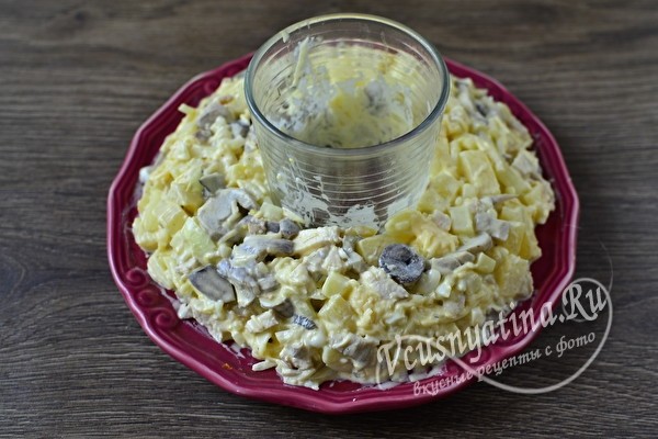 
			Салат на Новый год с курицей &ndash; сочный и вкусный		