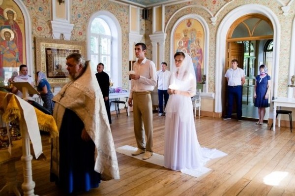 Брать фамилию супруга сегодня уже не современно, и вот почему